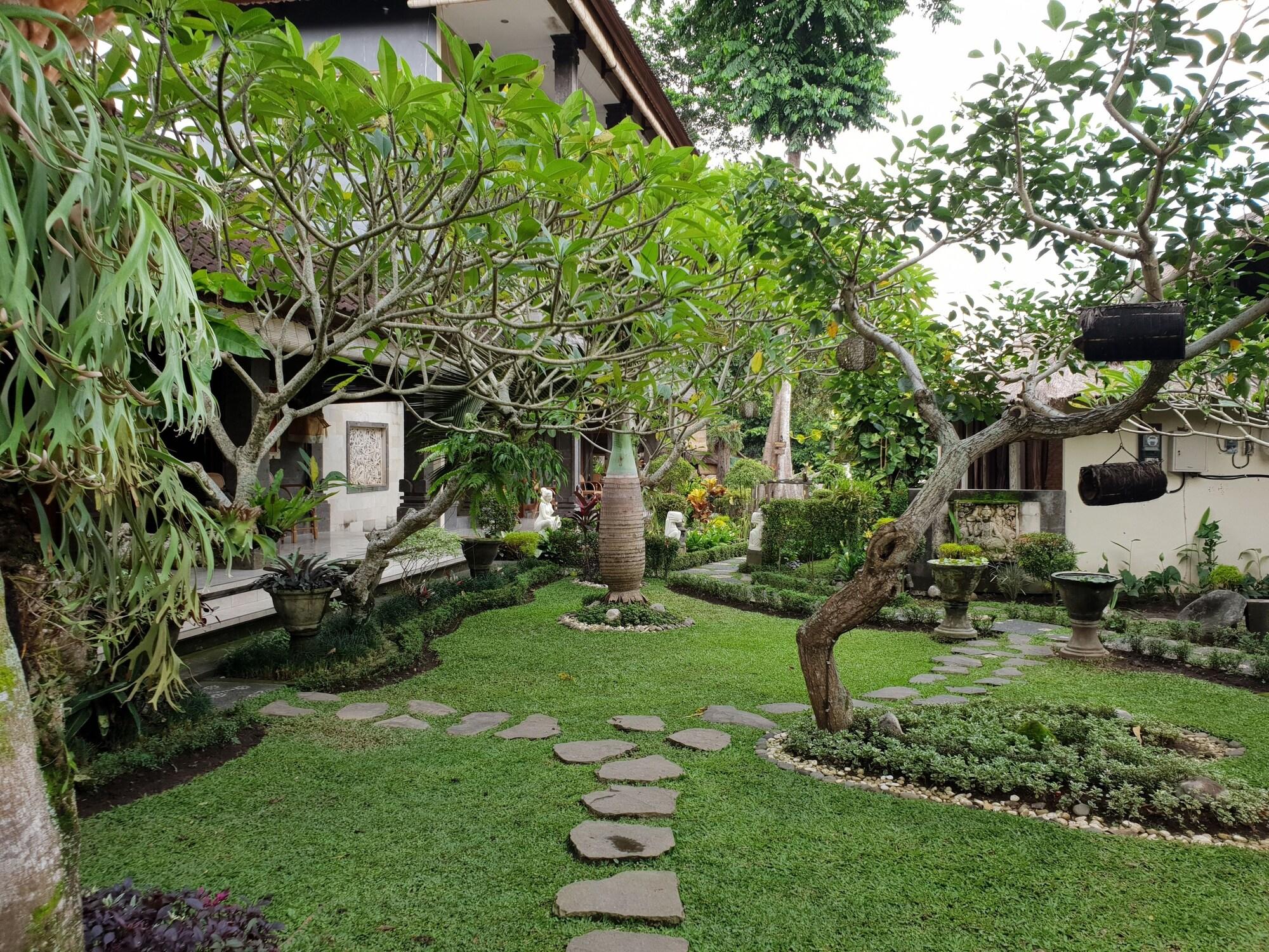 Hotel Liyer House à Lodtunduh Extérieur photo