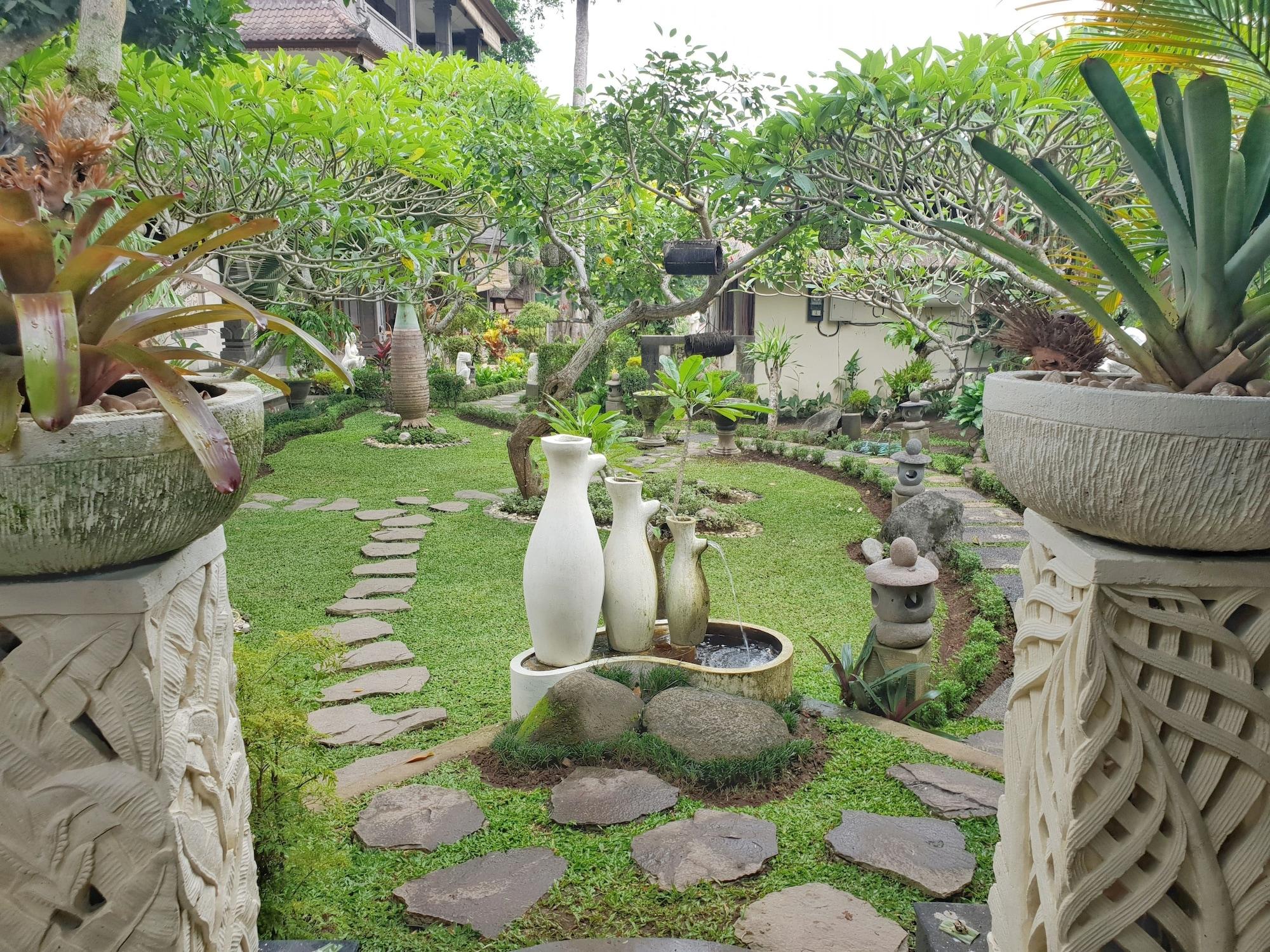 Hotel Liyer House à Lodtunduh Extérieur photo